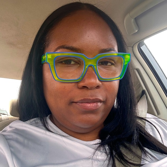 Meet your Posher, Mandy - Picture 1 of 1